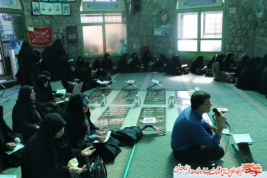 گزارش تصویری /قرائت زیارت عاشورا در جوار مزار شهدای گمنام زنجان