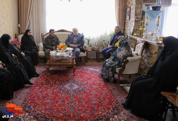 معاون رئیس‌جمهور با خانواده شهید رضا حسن‌پور دیدار کرد
