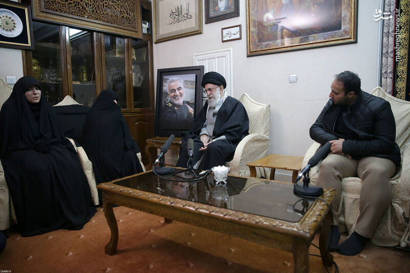 قائد الثورة: الفريق سليماني لم تكن تأخذه لومة لائم في أداء الواجب