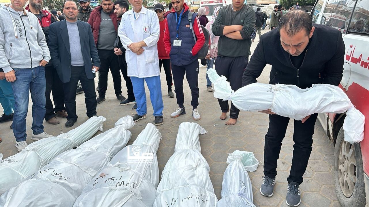 ارتفاع حصيلة مجزرة النصيرات إلى 40 شهيداً ارتفاع حصيلة مجزرة النصيرات إلى 40 شهيداً