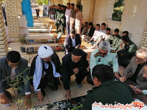 گزارش تصویری/ گلباران مزار شهدای گمنام شهرستان ماهنشان