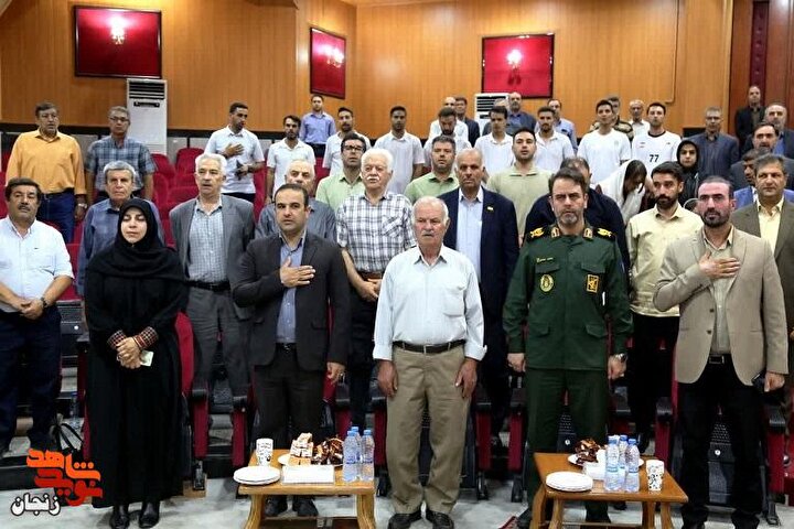 تصاویر اختتامیه مسابقات فوتسال شهرستان زنجان به یاد شهدا