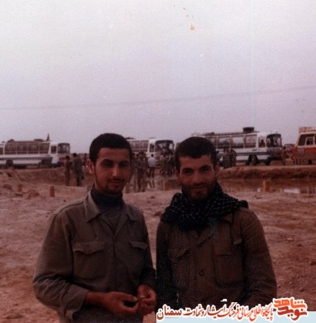 نفر سمت راست شهید سیدجعفر احمدپناه